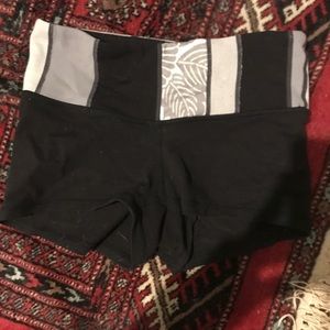 Reversible lululemon athletic booty shorts